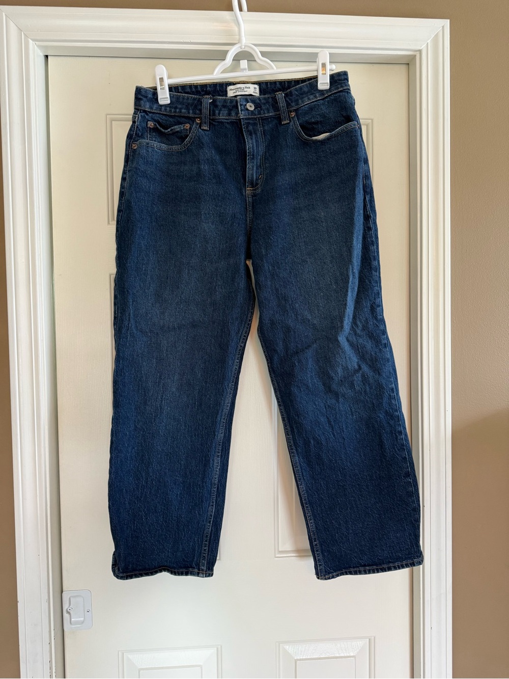 Abercrombie & Fitch Curve Love High Rise Cropped Straight Jeans in Dark Blue - Picture 2 of 5